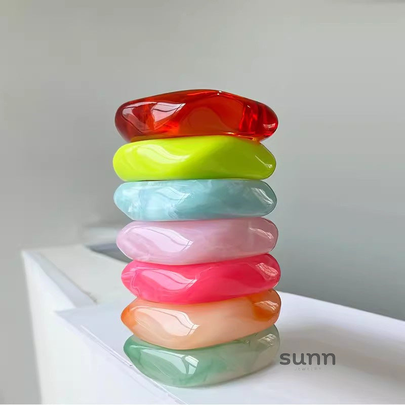 Alanni Statement Acrylic Bracelet [PFTNCATJ]