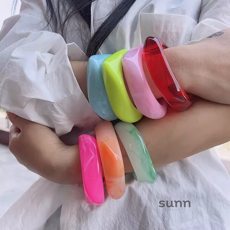 Alanni Statement Acrylic Bracelet [1RLO6D0T]