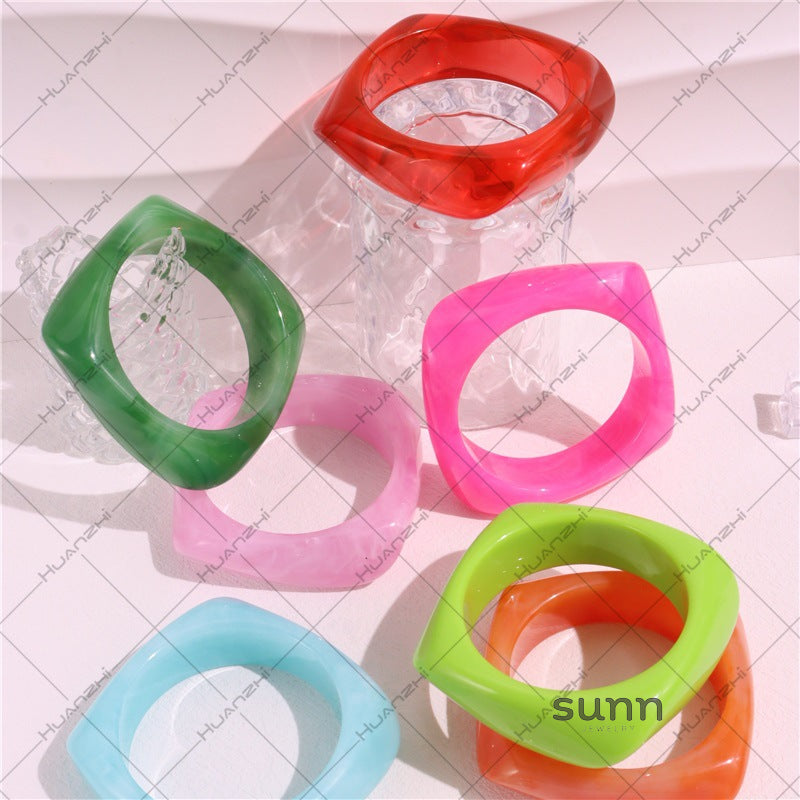 Alanni Statement Acrylic Bracelet [XT704Q4O]