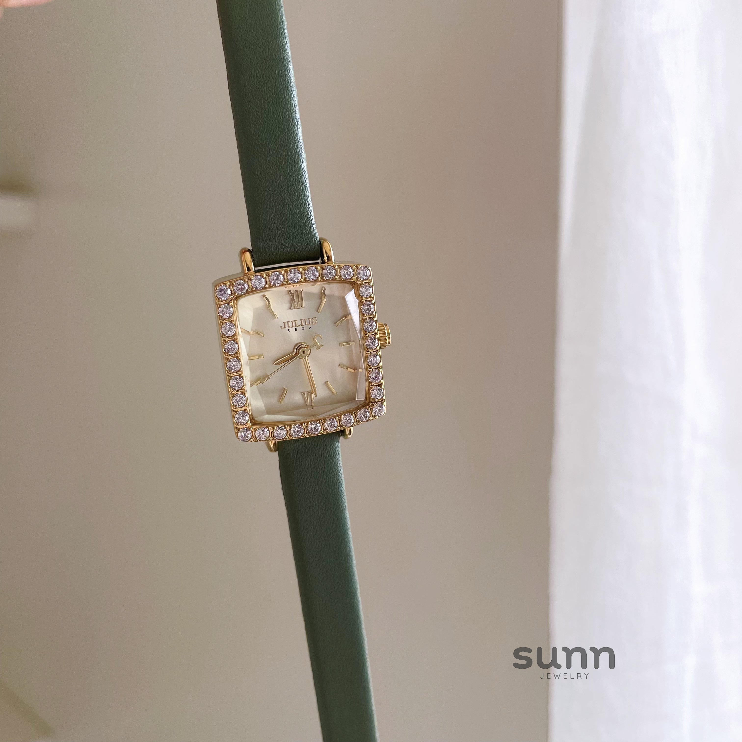 Alayiah Diamond Square Watch [UGWUDE7I]