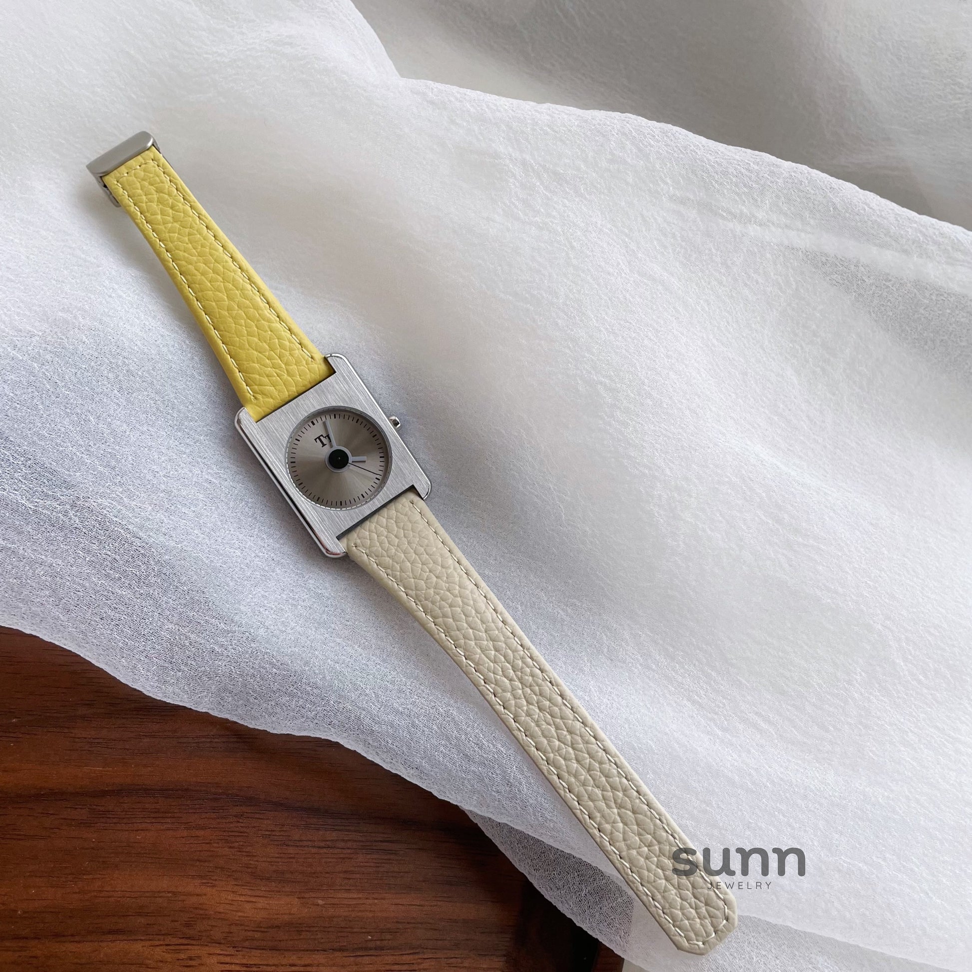 Alayjah Square Leather Strap Watch [TZA68G01]