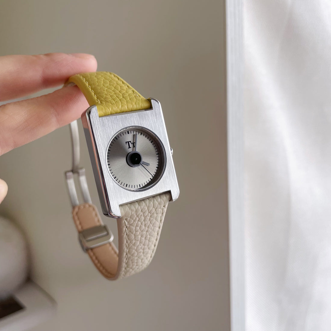 Alayjah Square Leather Strap Watch [JDSK07N6]
