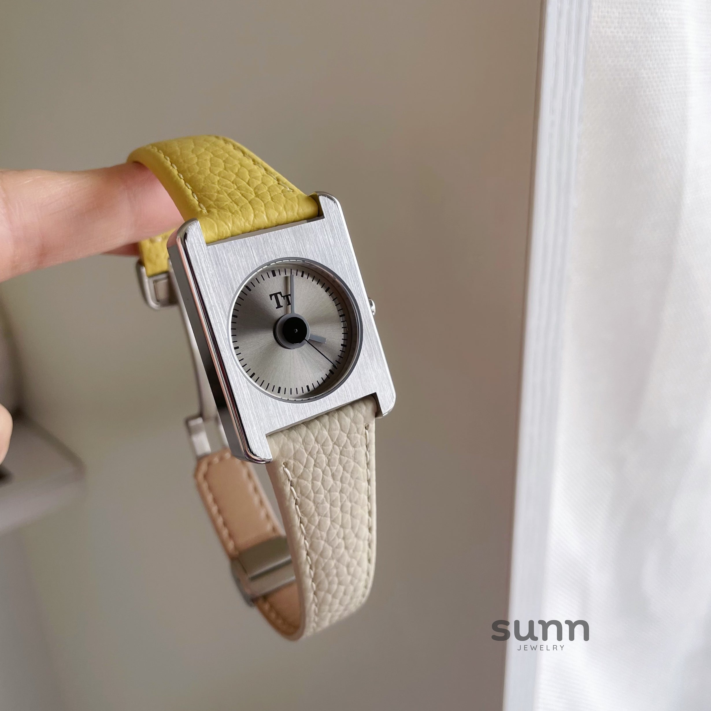 Alayjah Square Leather Strap Watch [SINS96ZW]