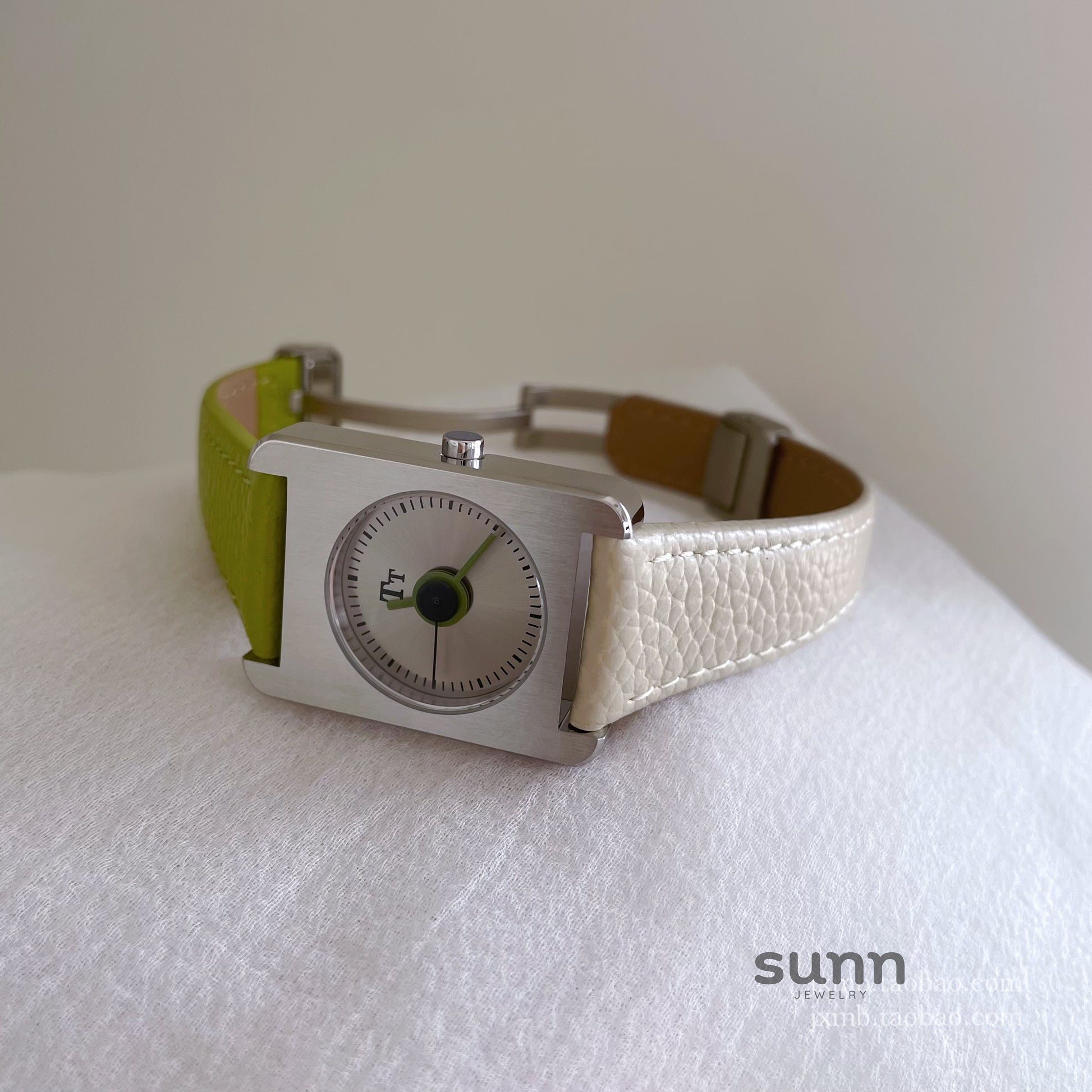 Alayjah Square Leather Strap Watch [7PS1QZHF]