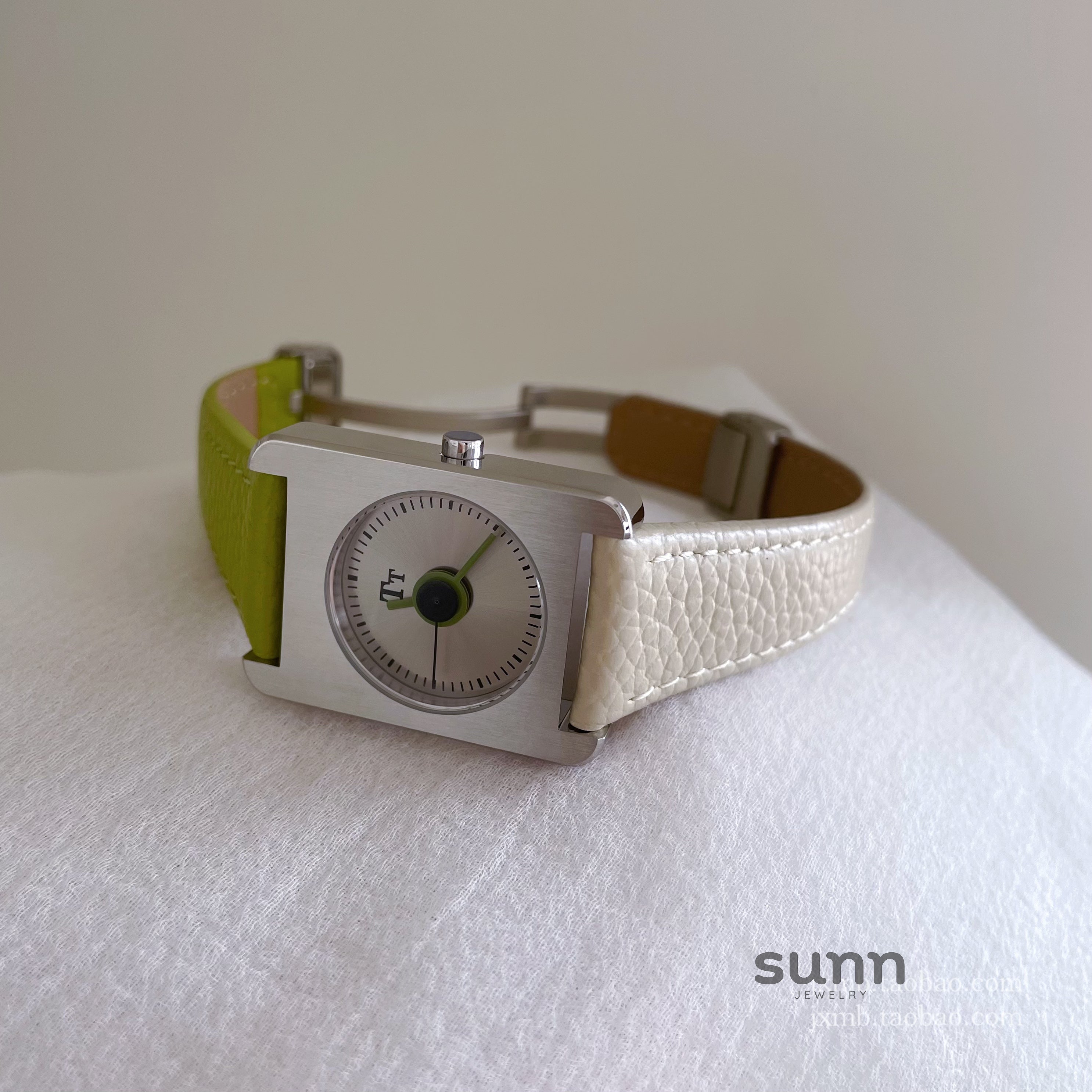 Alayjah Square Leather Strap Watch [7PS1QZHF]