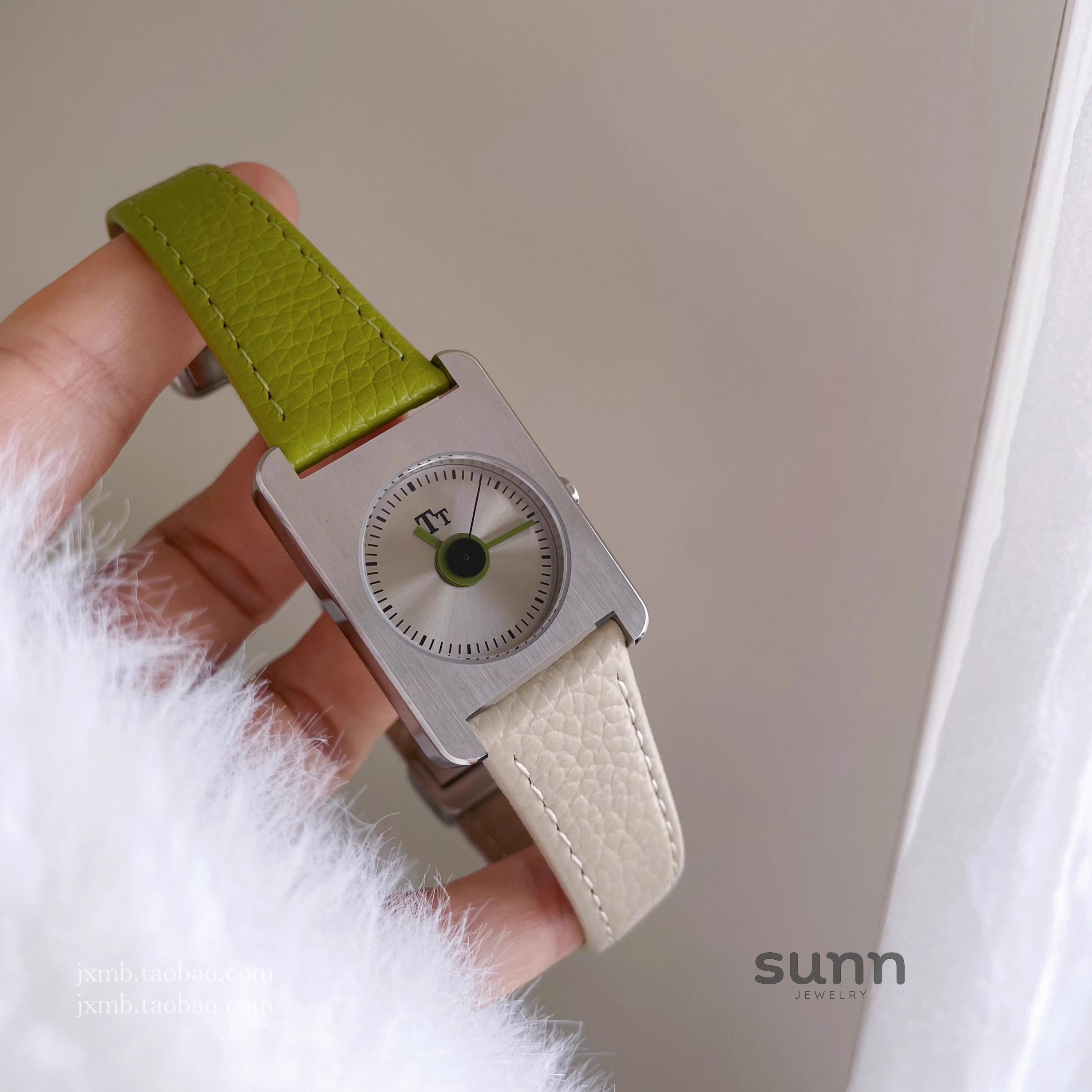 Alayjah Square Leather Strap Watch [YO7MLSUI]