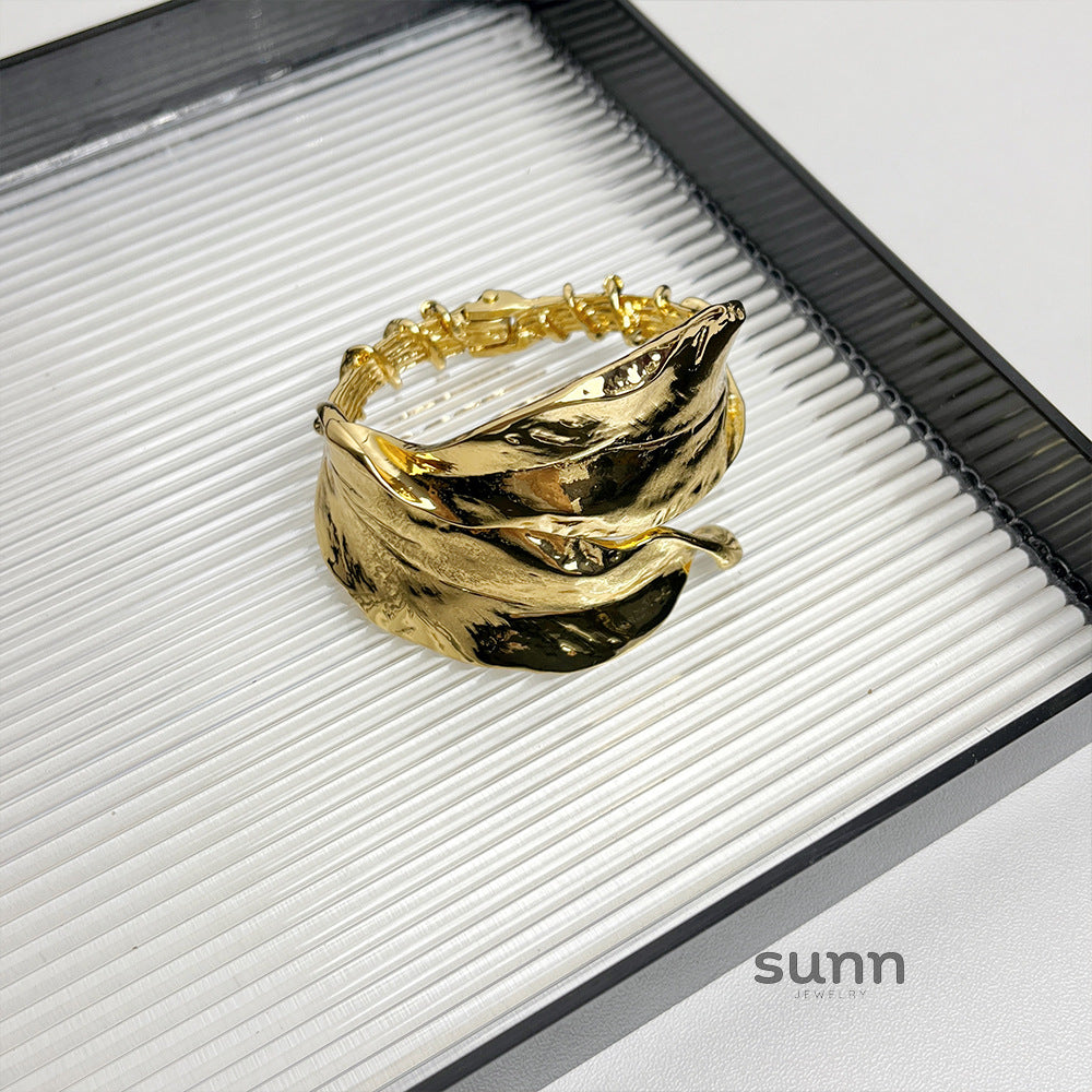 Alaynah Statement Leaf Bracelet [RS3QLSDC]