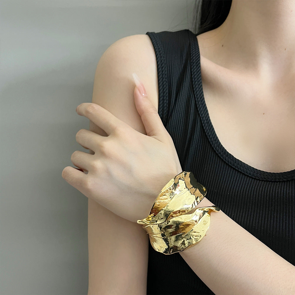 Alaynah Statement Leaf Bracelet [B4RHR8VA]