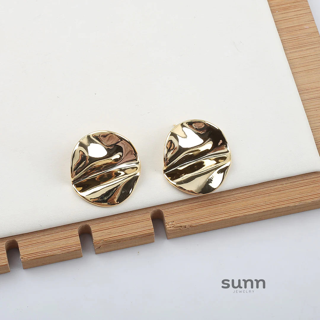 Alayshia Sculpted Hoop Earrings