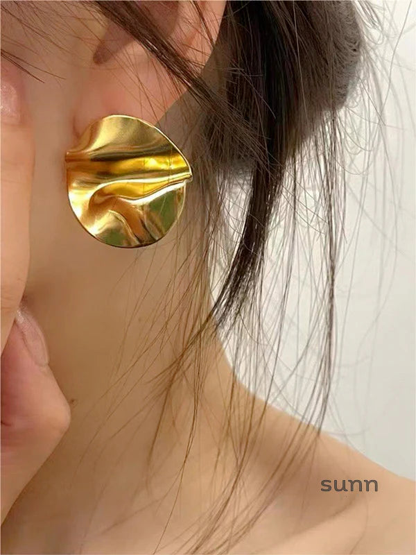 Alayshia Sculpted Hoop Earrings