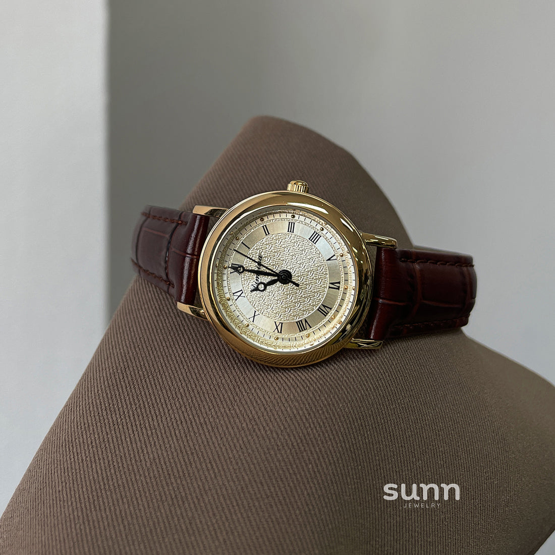 Alaysia Classic Leather Watch [X6BQ1XFV]