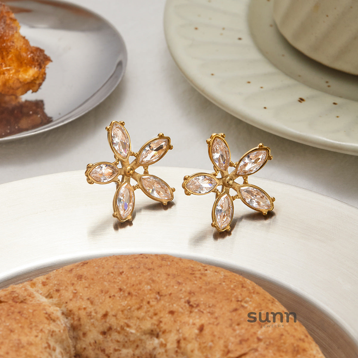 Alea Bloom Zircon Studs [QD0B6F0F]