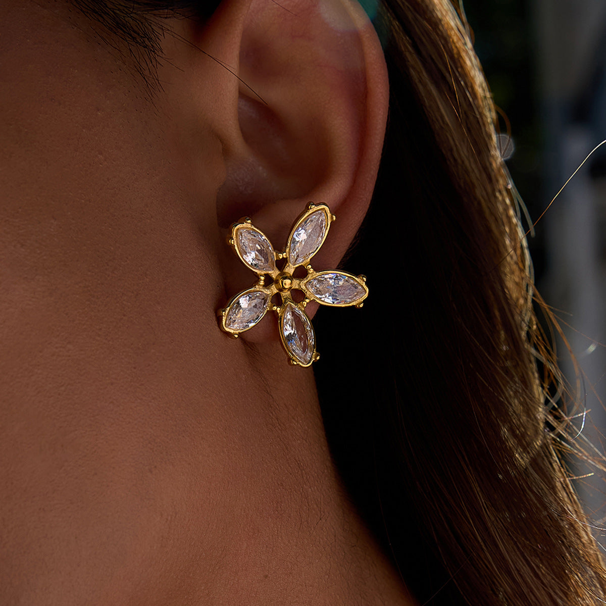 Alea Bloom Zircon Studs [YI3LXTEG]