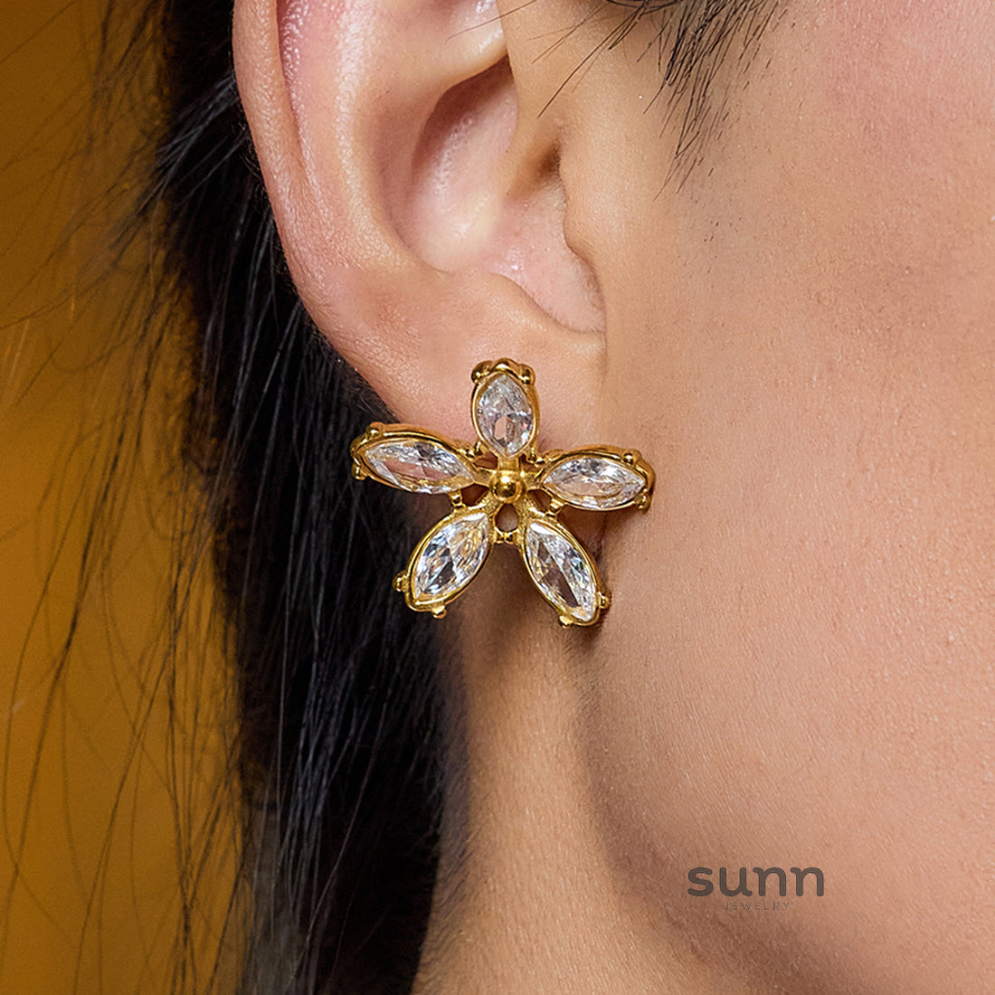 Alea Bloom Zircon Studs [YI3LXTEG]