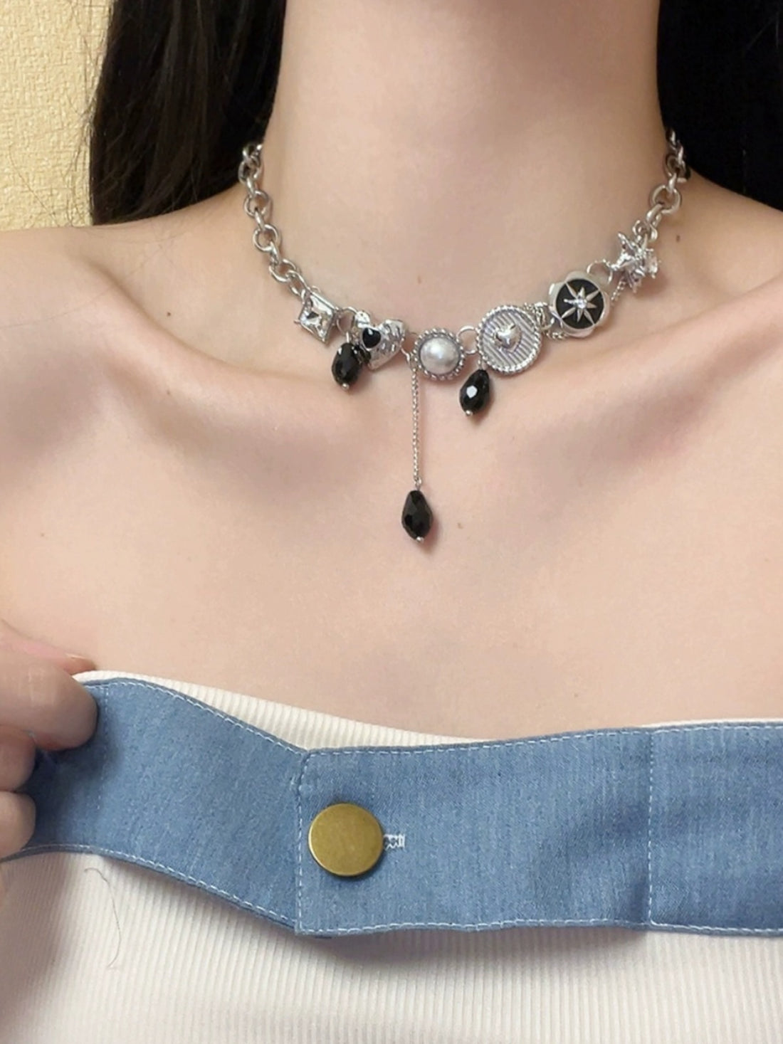 Alecia Crystal Button Heart Necklace [D8U1J6HC]