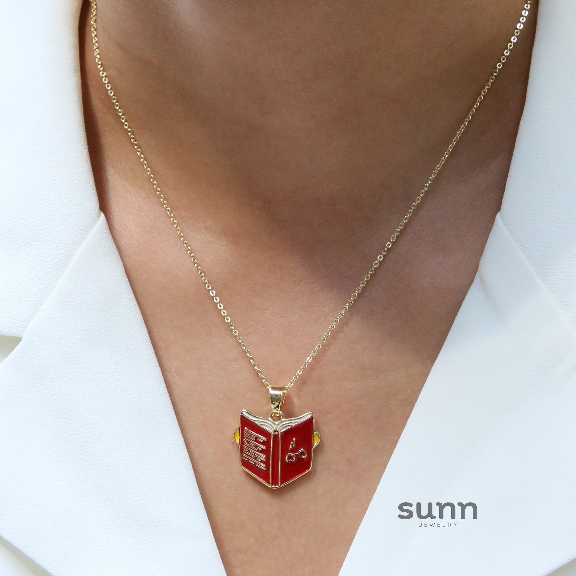 Aleeyah Graduation Cap Necklace [SNJFFTJE]