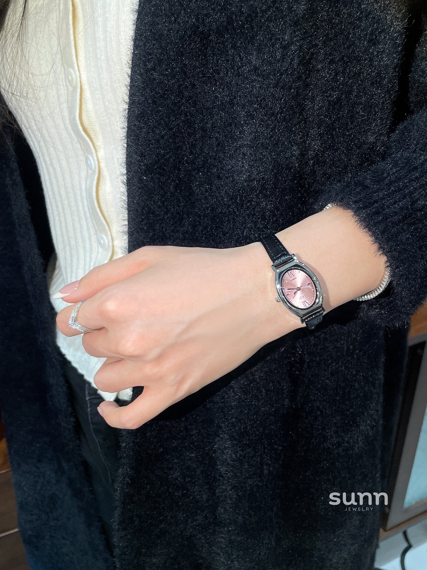 Aleeyah Oval Leather Watch [32GRRL7O]