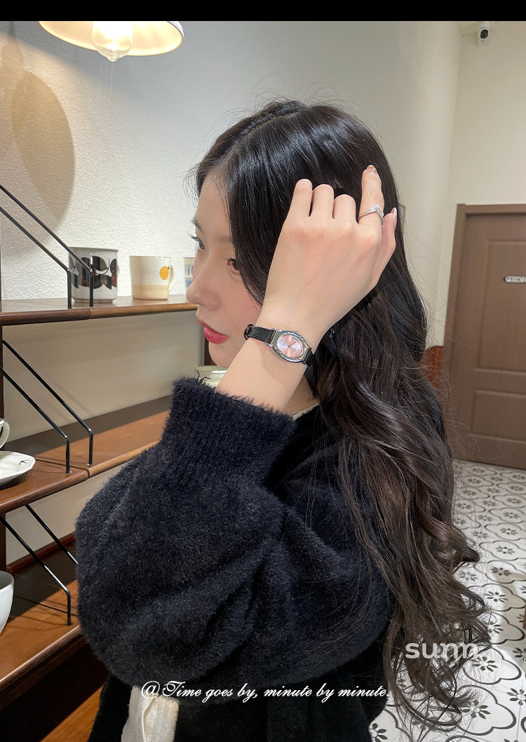 Aleeyah Oval Leather Watch [QVHDTR5G]