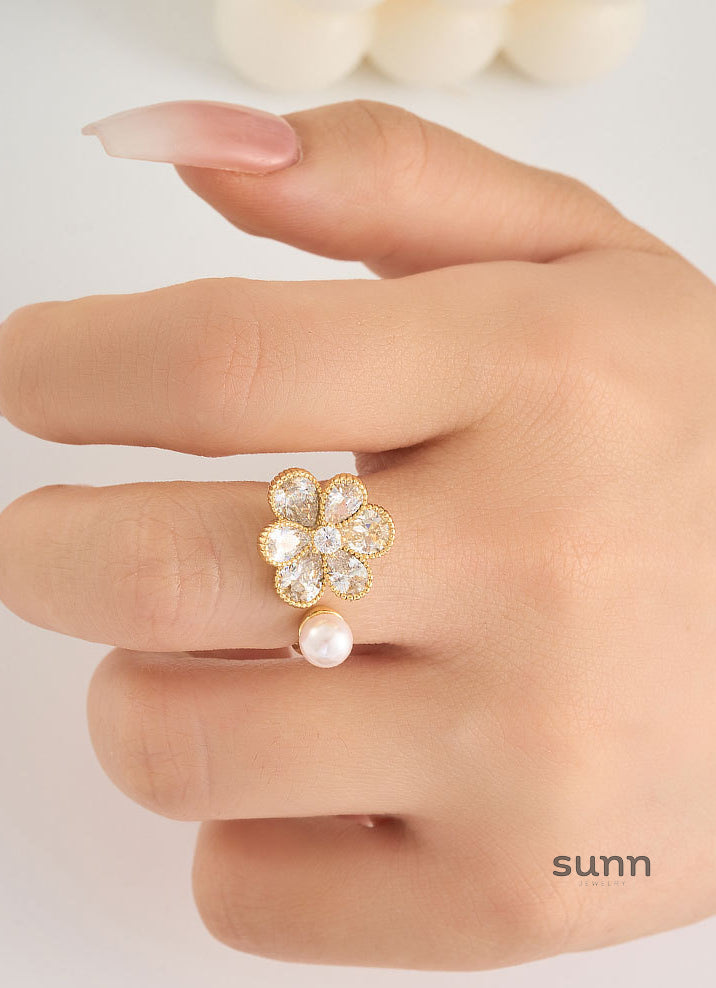 Aleia Floral Pearl Ring [G5WWK0MW]