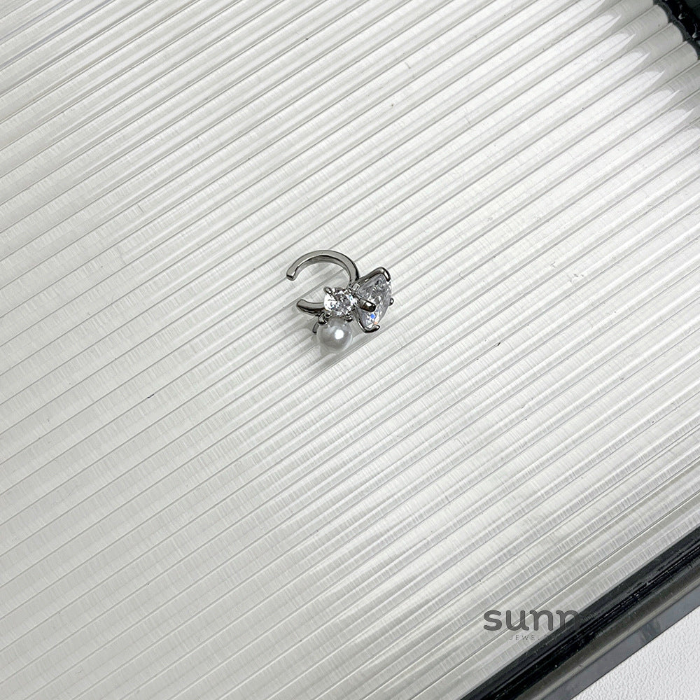 Alexandra Zircon Pearl Ear Cuff [W6R1U7ZH]