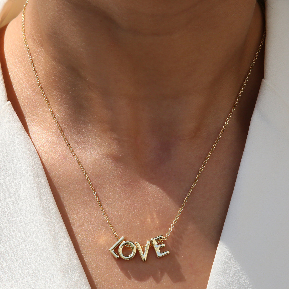 Alexandria Dainty Letter Pendant [BA3IGTXX]