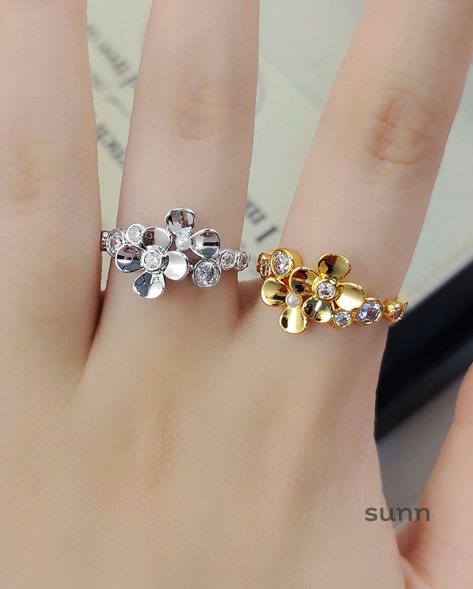 Alexandria Delicate Flower Ring [80UXPFLS]