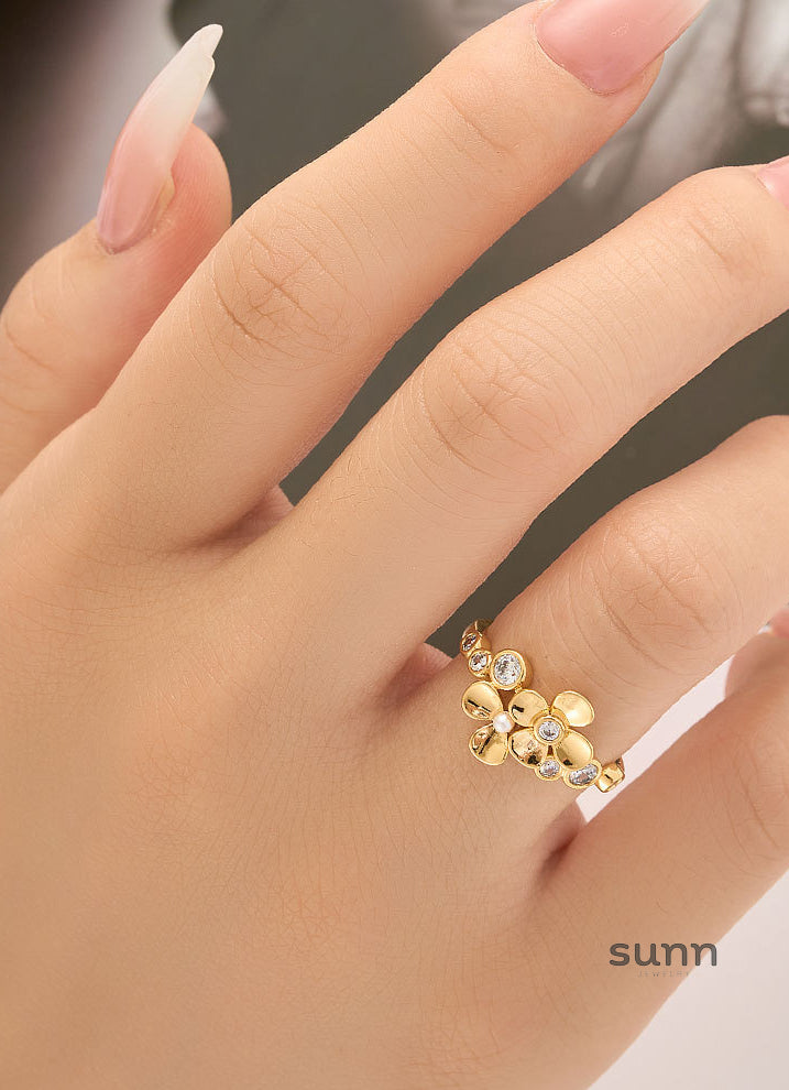 Alexandria Delicate Flower Ring [XWIK840M]