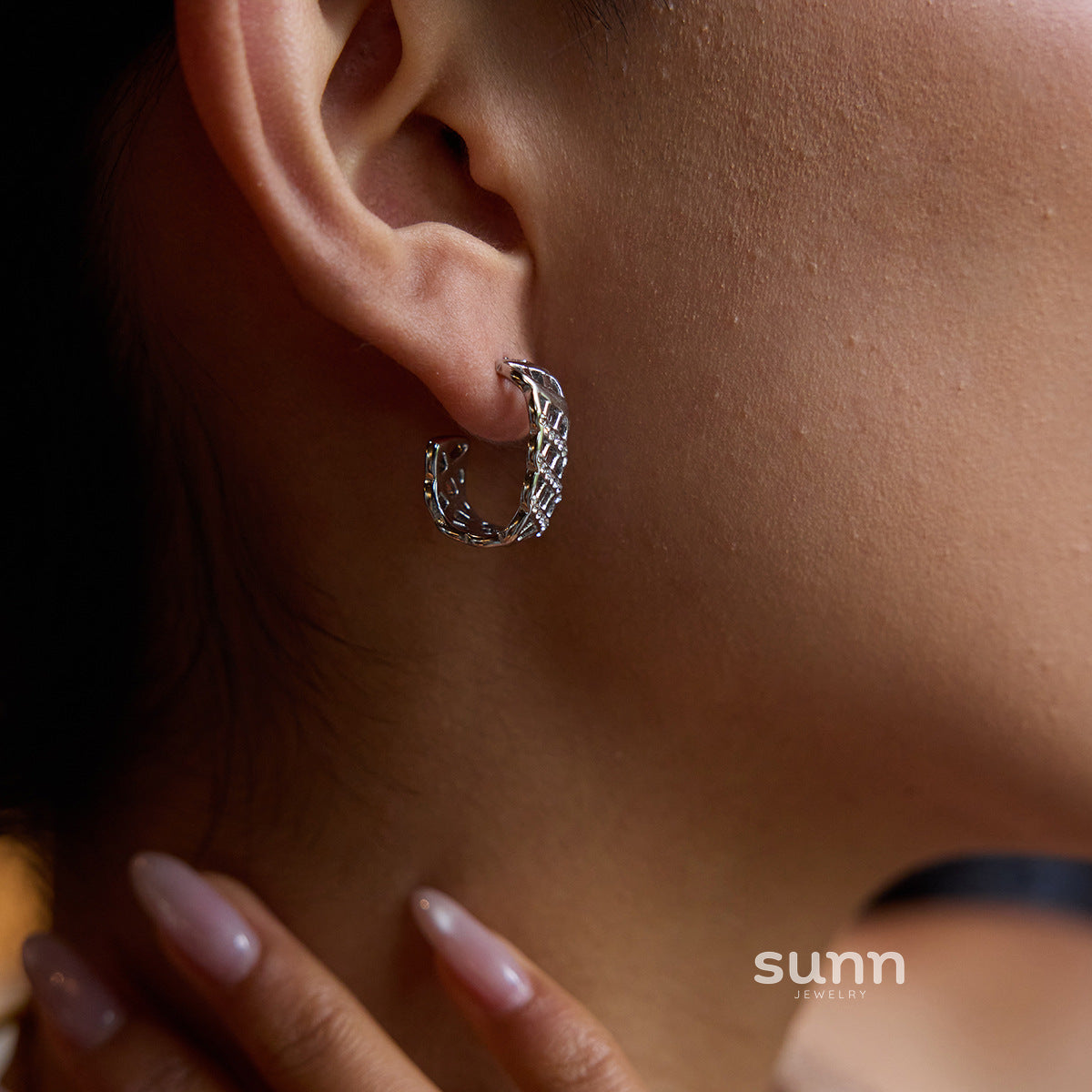 Alexandria Geometric Hoop Earrings [TWRCG18V]