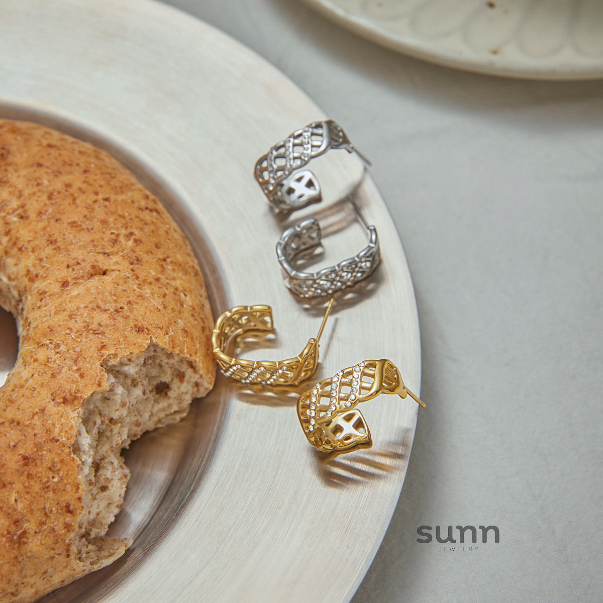 Alexandria Geometric Hoop Earrings [7KCUOTRO]