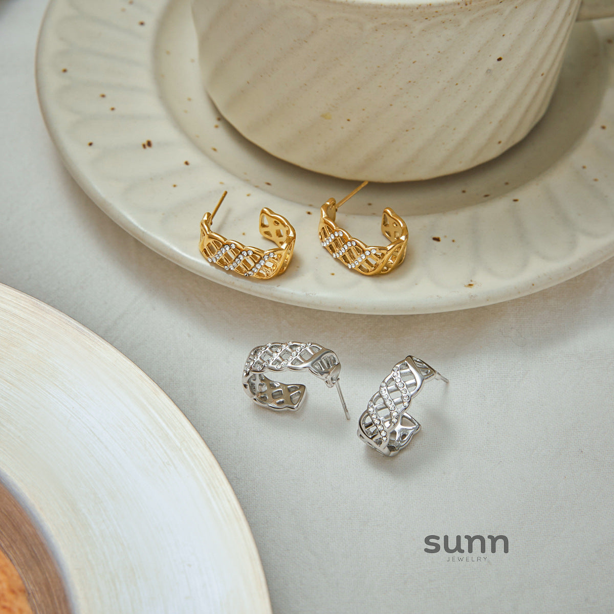 Alexandria Geometric Hoop Earrings [E1RMIESD]