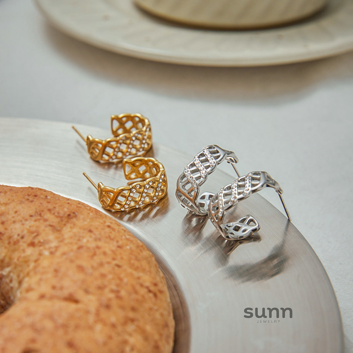 Alexandria Geometric Hoop Earrings [UPVHUDPT]