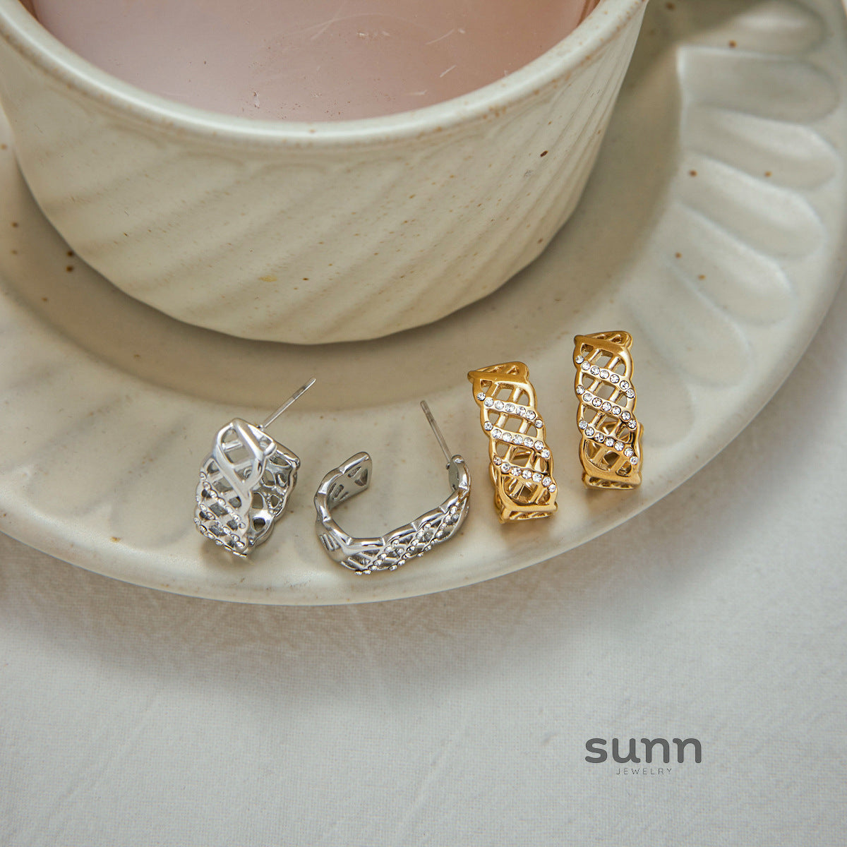 Alexandria Geometric Hoop Earrings [1N9XNZOO]