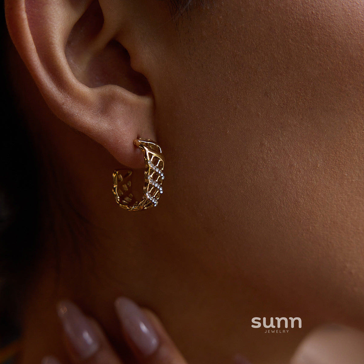 Alexandria Geometric Hoop Earrings [PPEXGNCM]