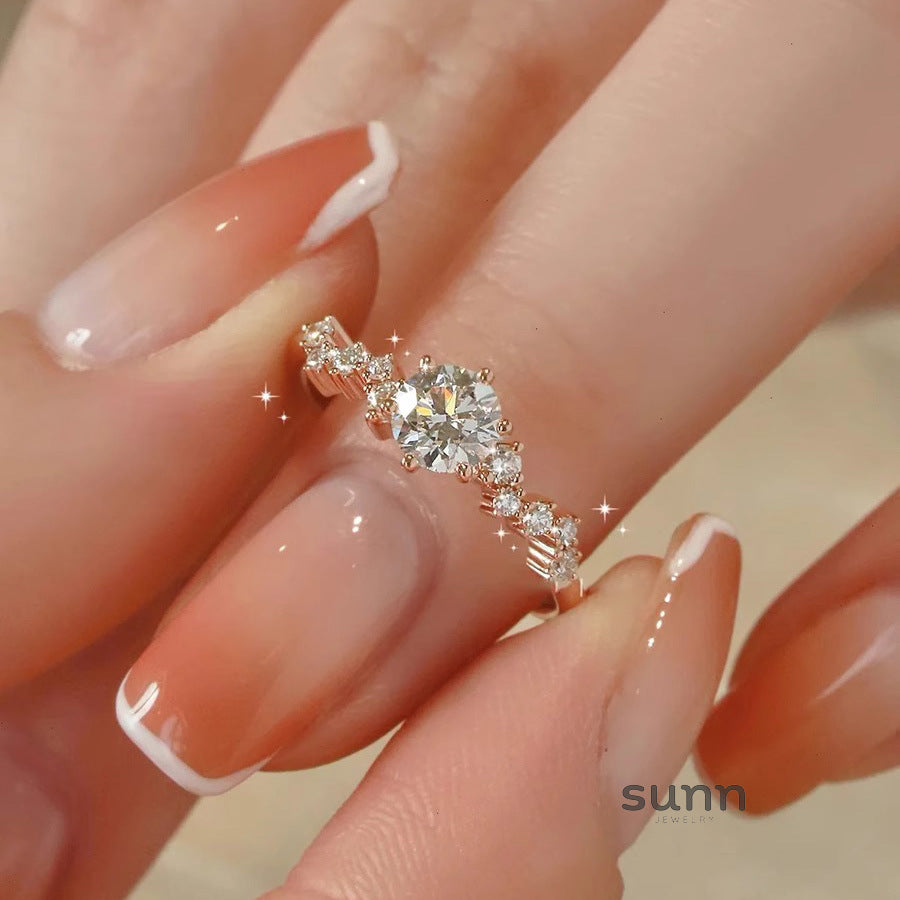Aleyda Sparkling Halo Ring [69KBINMC]