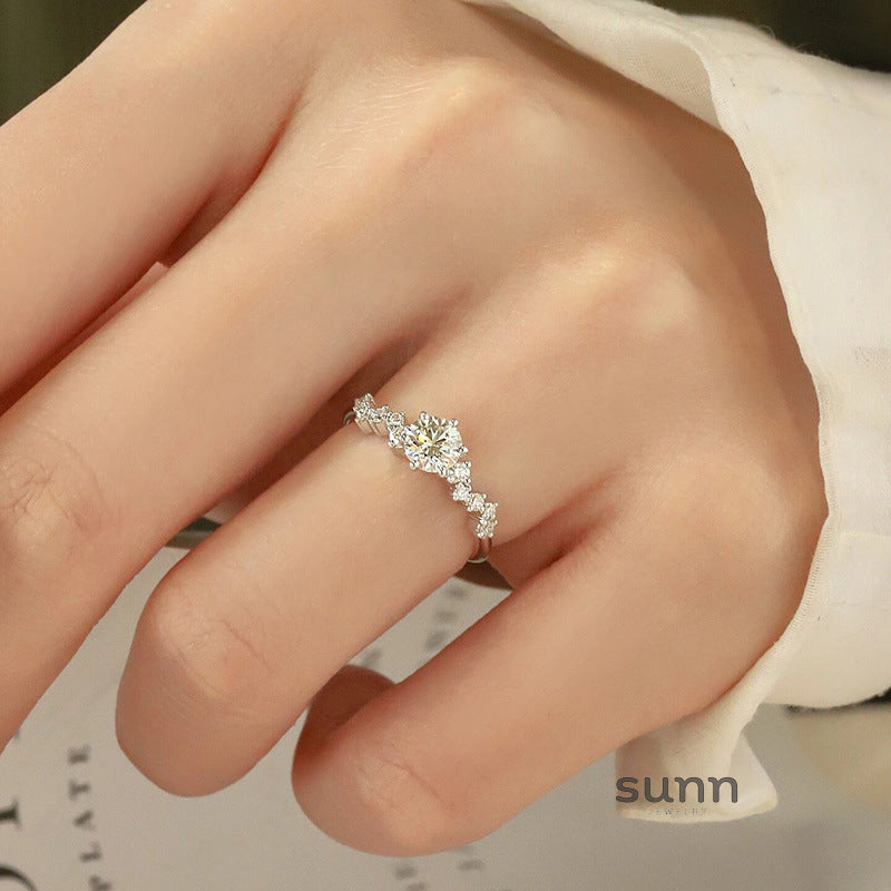 Aleyda Sparkling Halo Ring [BFXOK2SC]