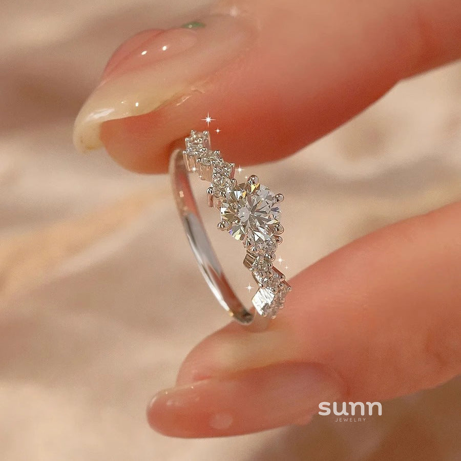 Aleyda Sparkling Halo Ring [P0IQLF9W]