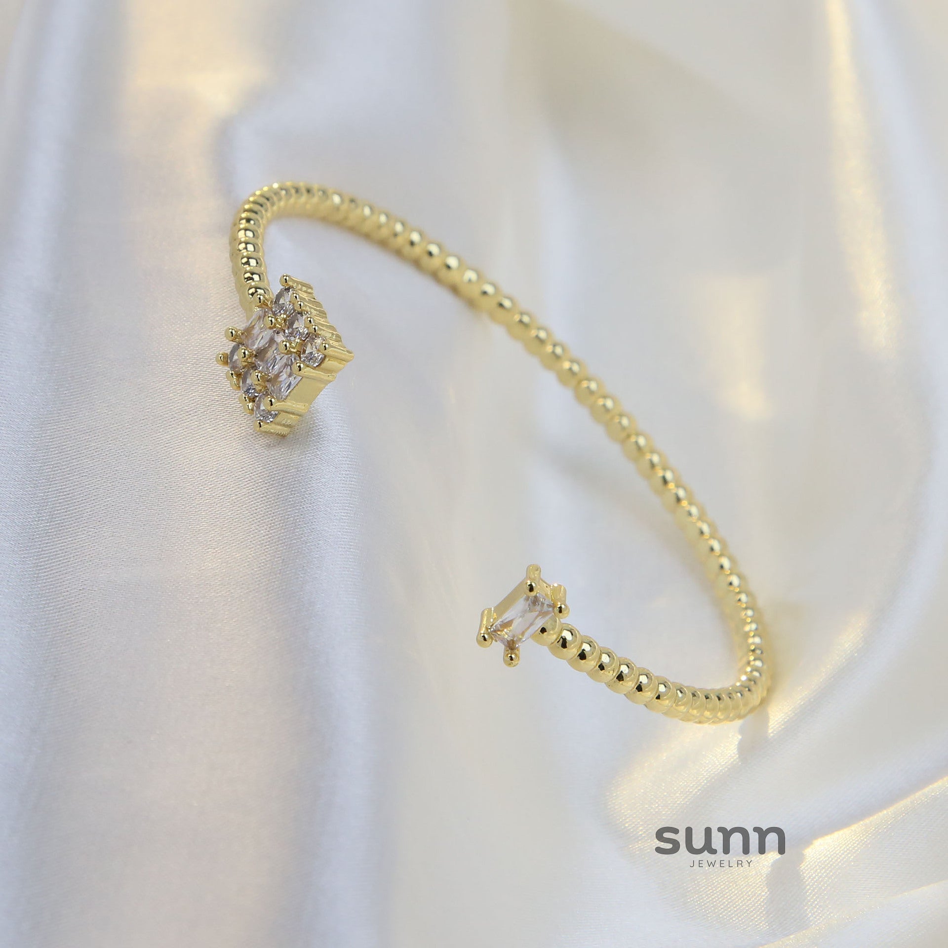Alianny Zircon Stackable Open Bracelet [L0R3WXM2]