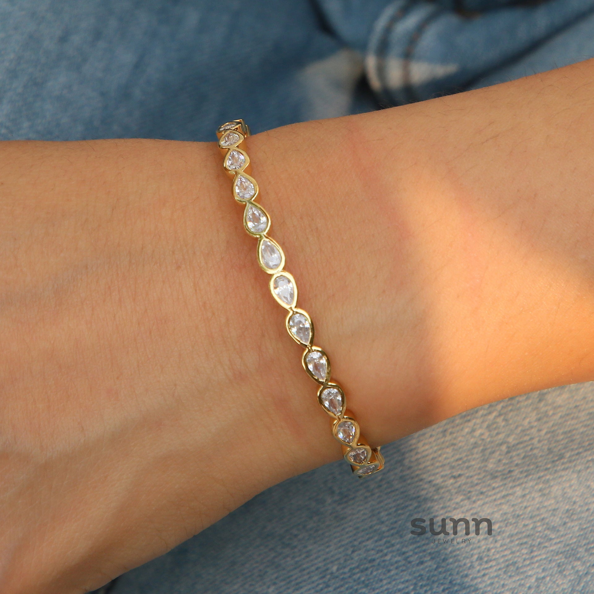 Alianny Zircon Stackable Open Bracelet [3Z2VKQCM]