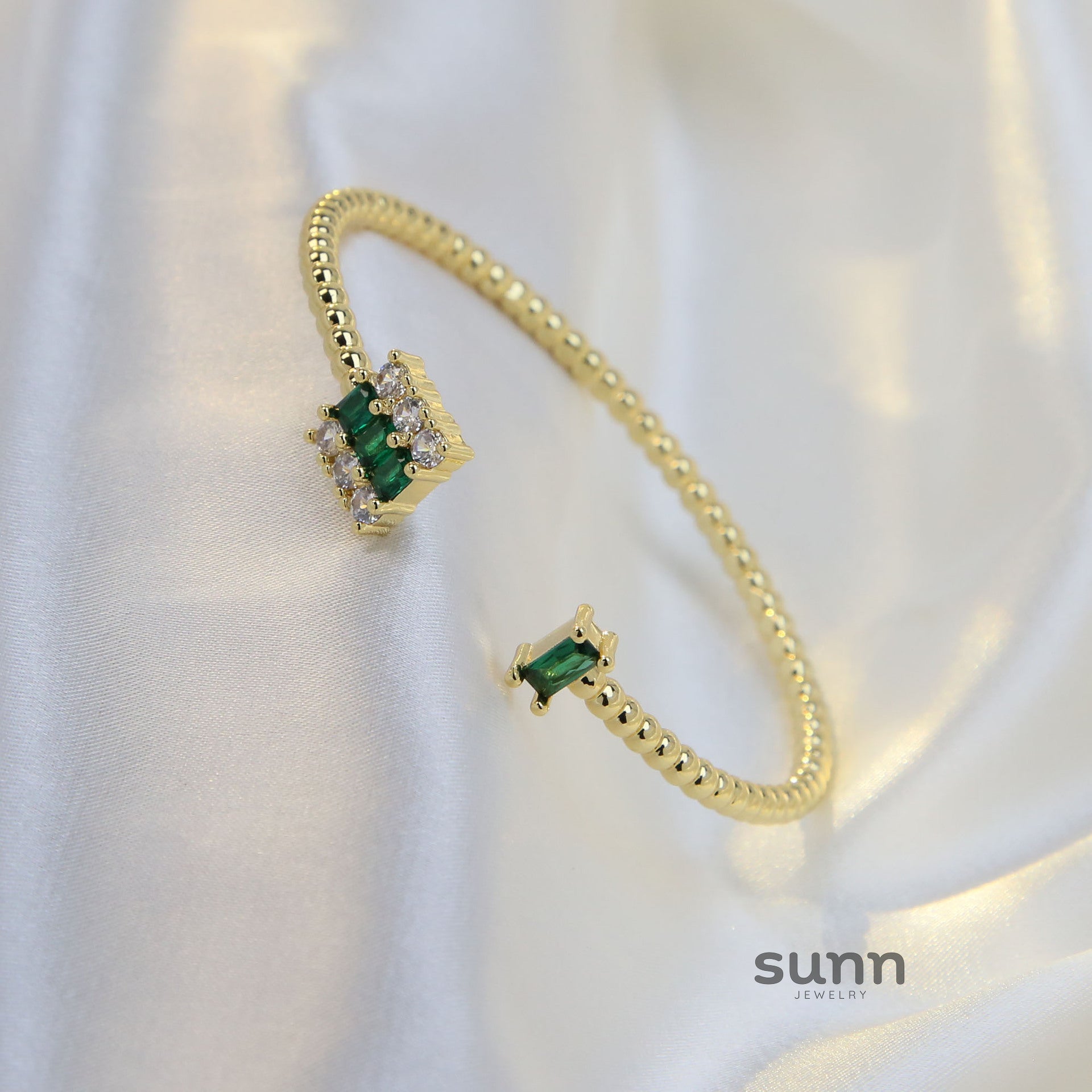 Alianny Zircon Stackable Open Bracelet [XTOD7X8J]
