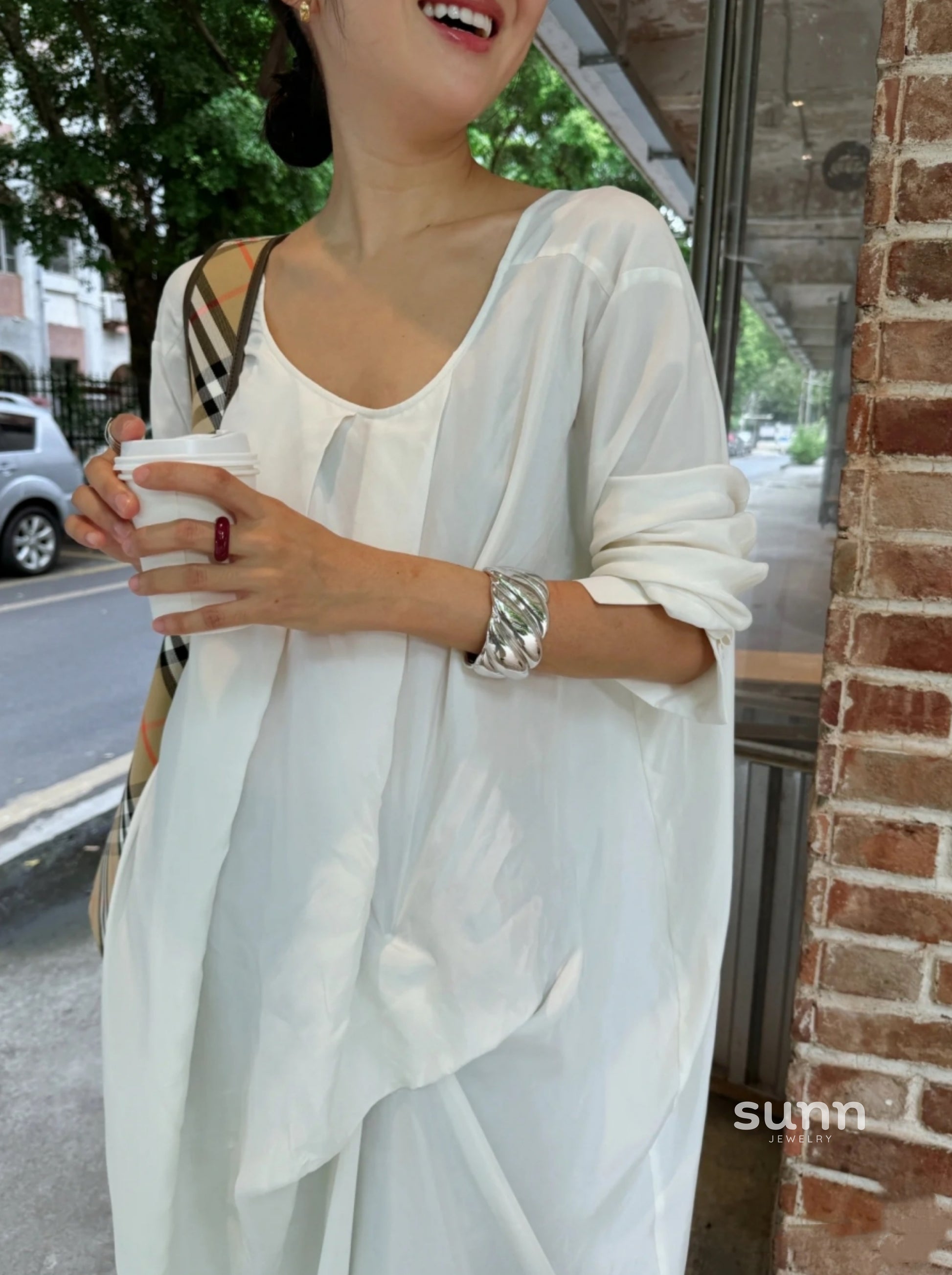 Alinah Wide Textured Cuff [2TAK8DAO]