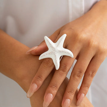 Aline Delicate Starfish Ring