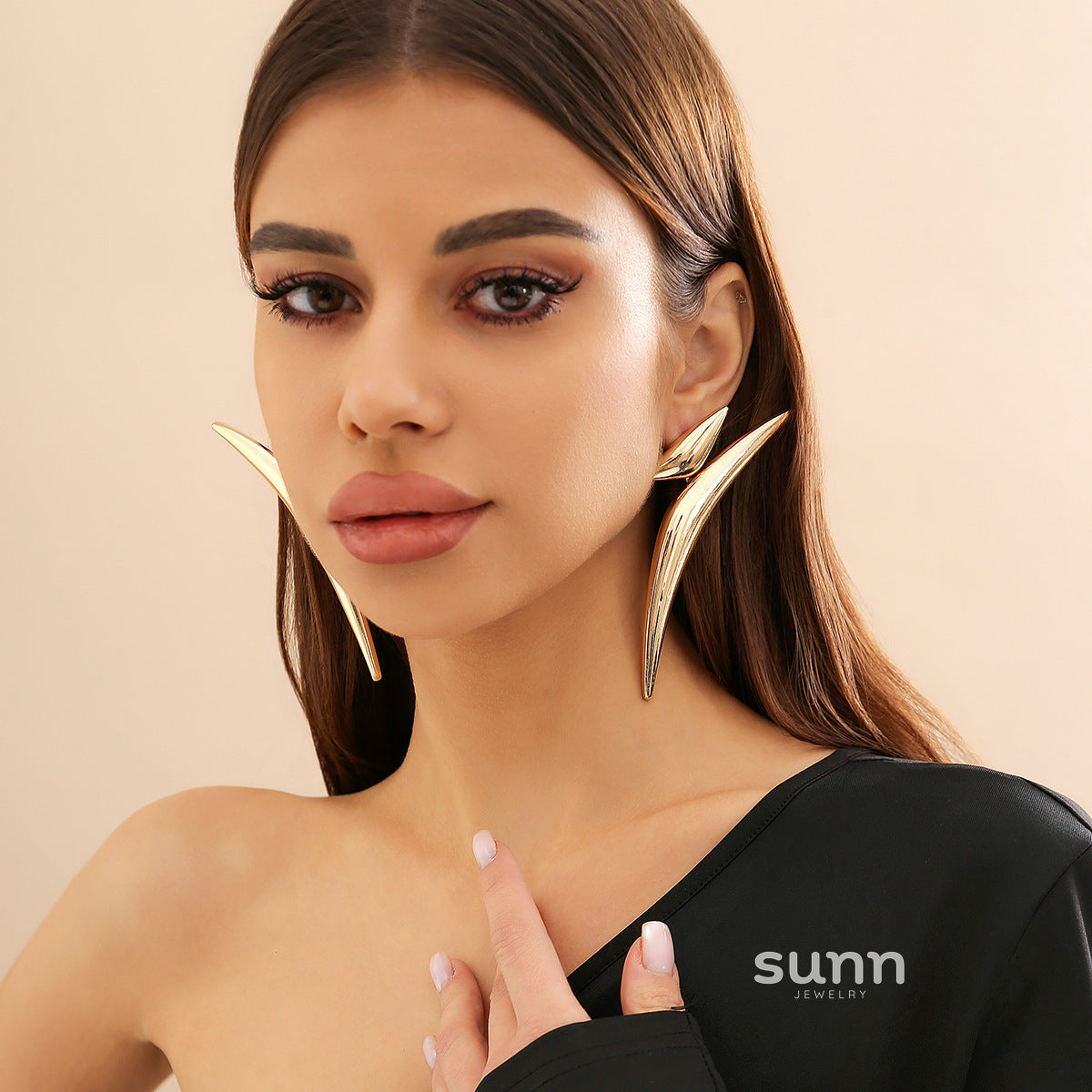 Alisha Geometric Tube Earrings [MZ3KJ9WX]