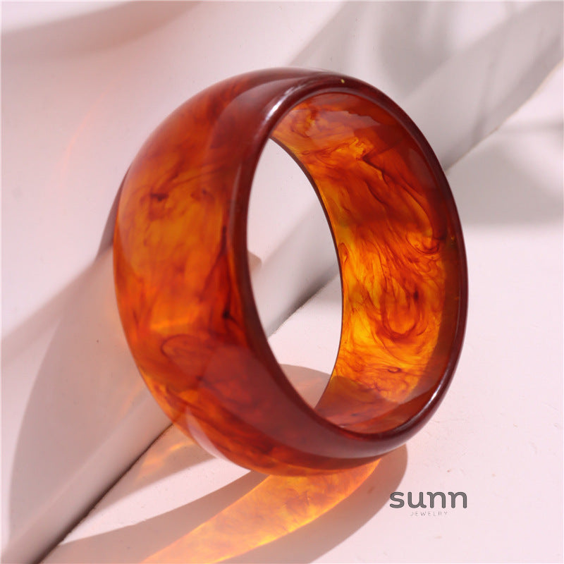Alisia Swirl Resin Bracelet [RBVEEMBW]