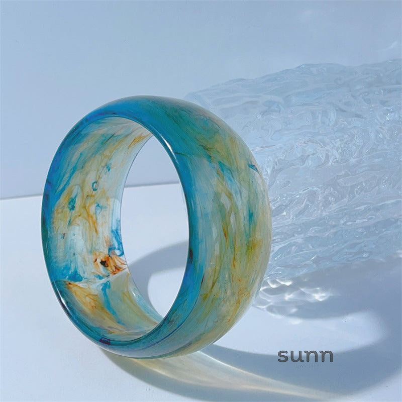 Alisia Swirl Resin Bracelet [XR7GT46Y]