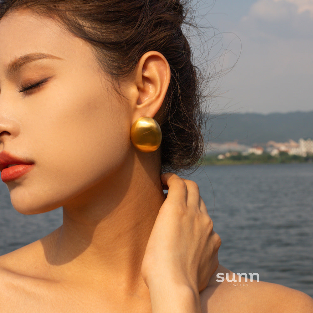 Alisson Gold Frosted Hoops [CRDHKNHF]