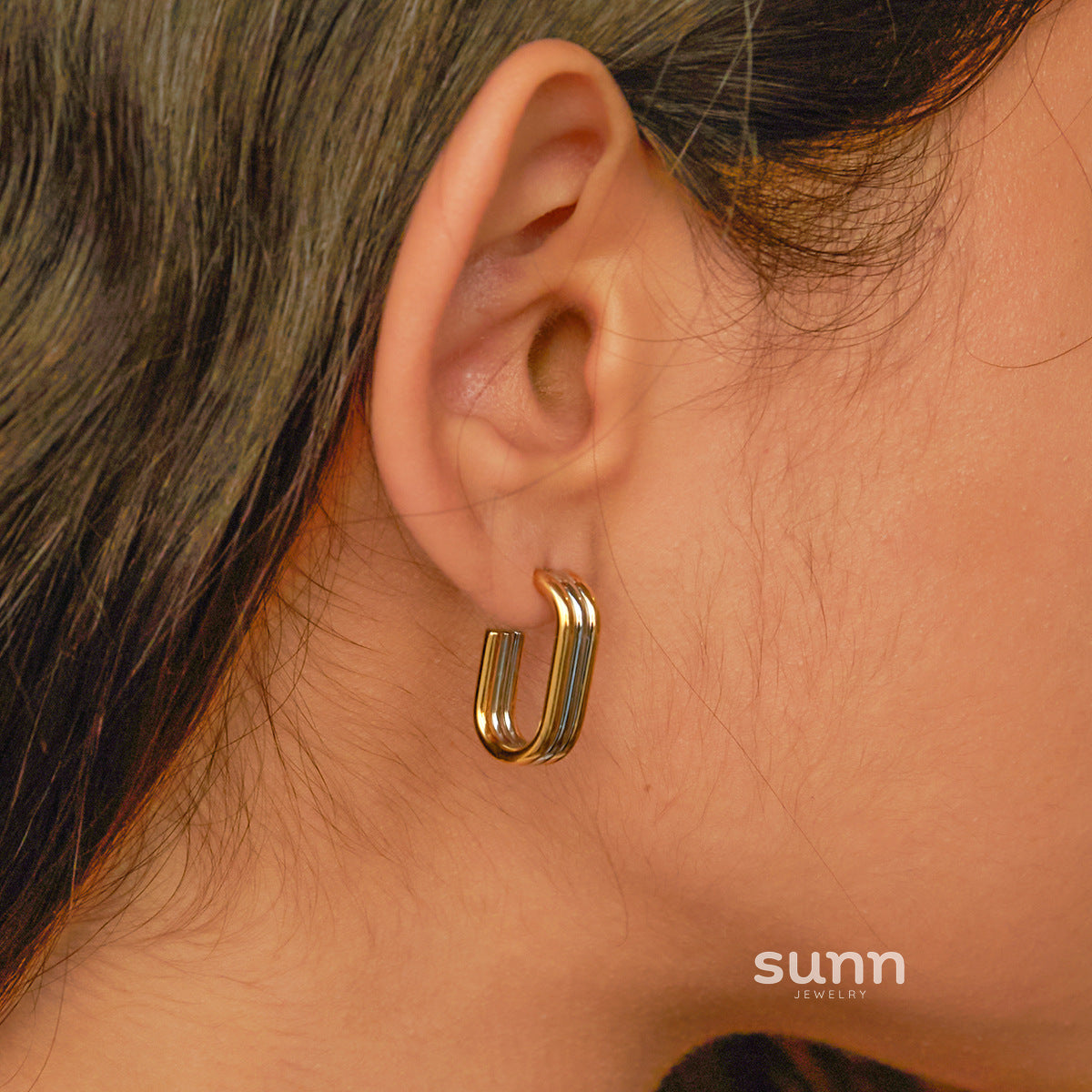 Aliyana Sculptural Contrast Earrings [JAD5KMKO]
