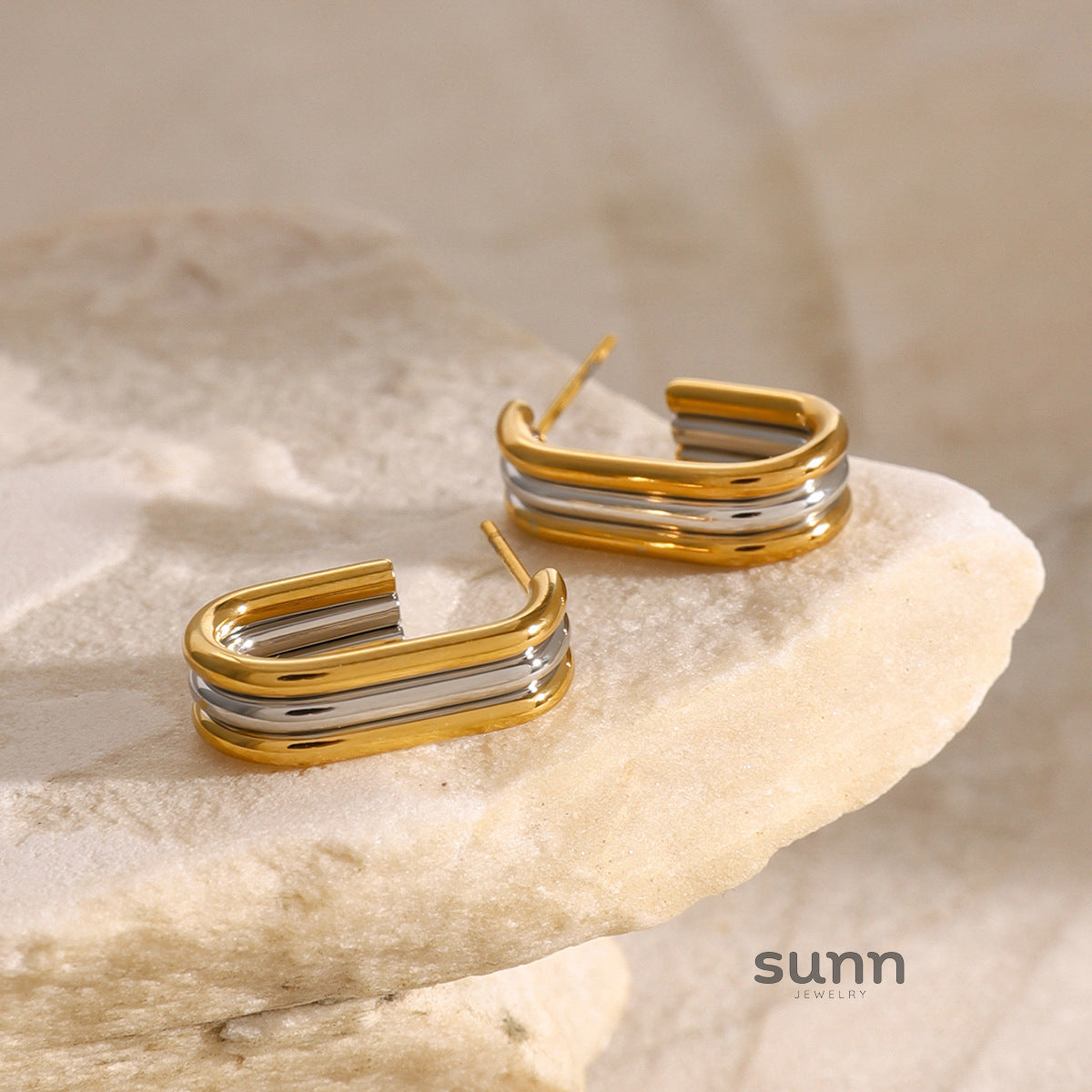 Aliyana Sculptural Contrast Earrings [F639D9ZU]
