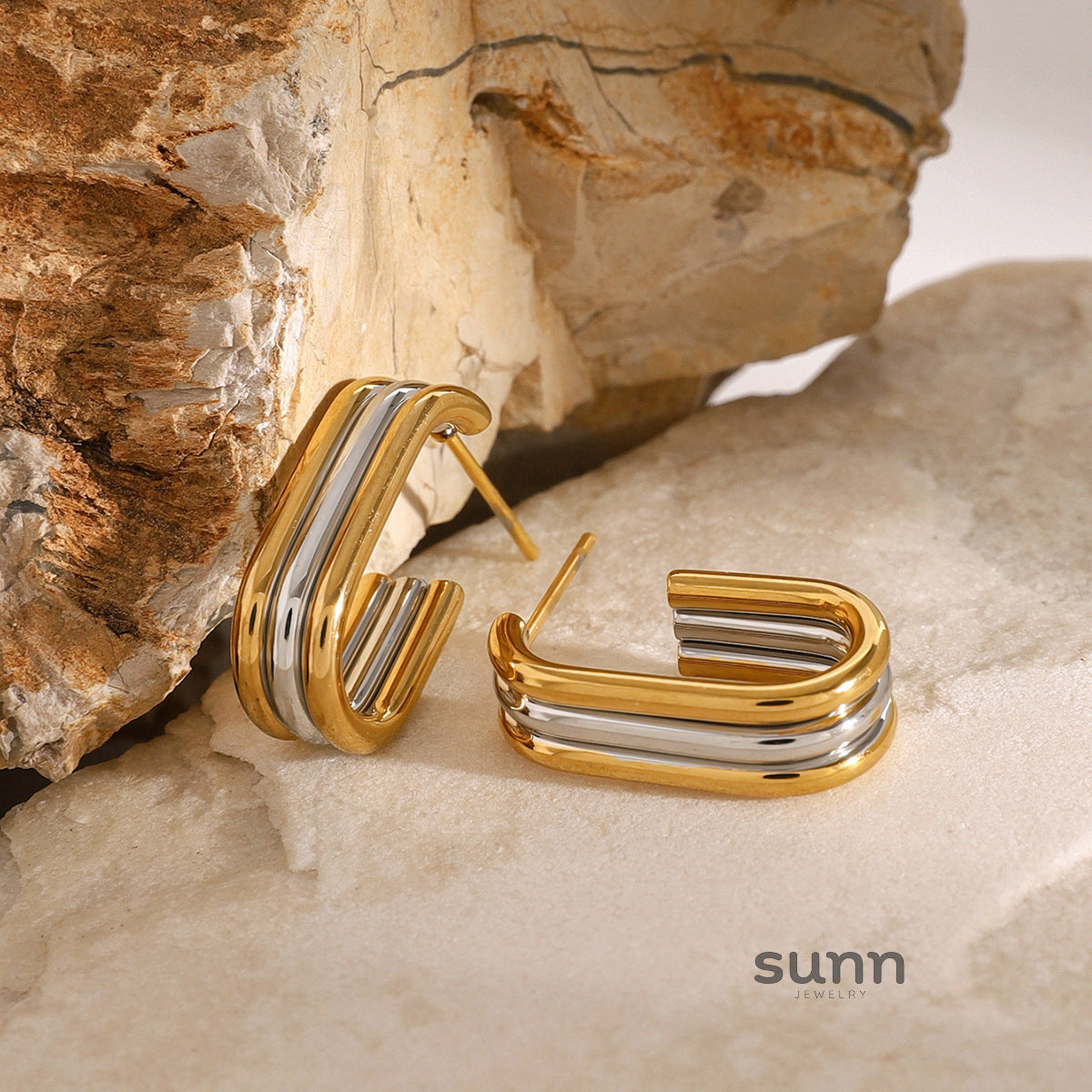 Aliyana Sculptural Contrast Earrings [U3V1I8UM]