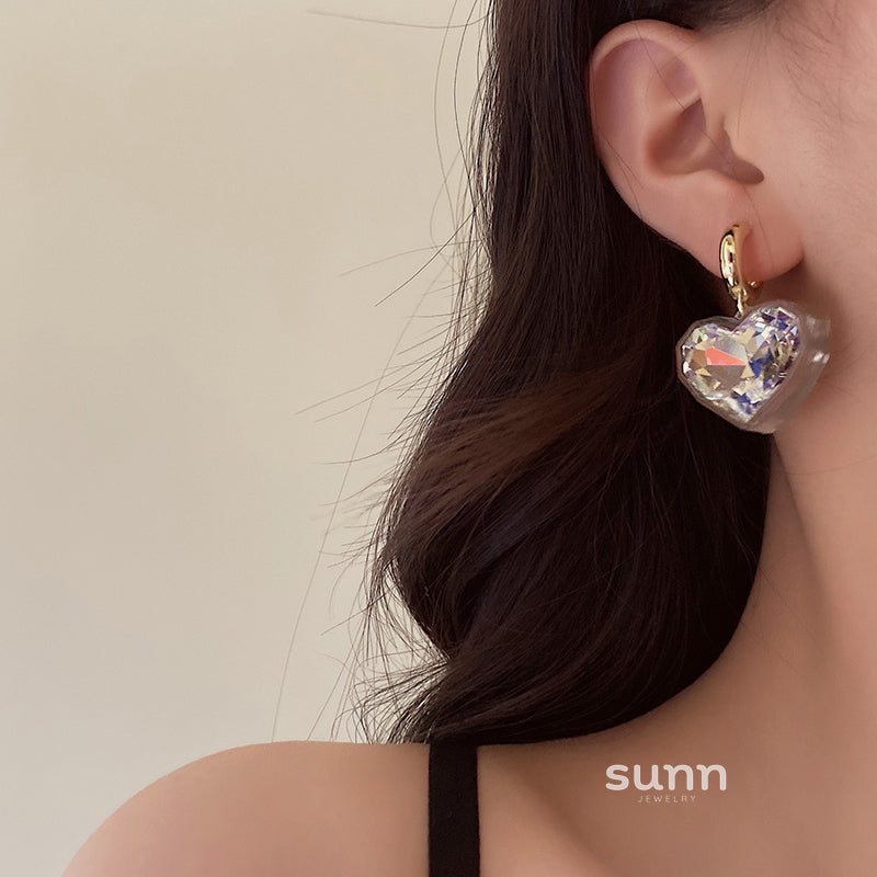 Alizabeth Crystal Heart Earrings [FWD4XNLX]