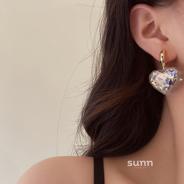 Alizabeth Crystal Heart Earrings [DXTV7L59]
